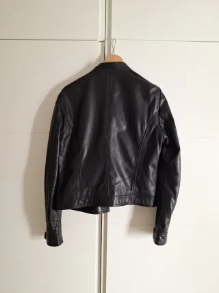 Chaqueta de cuero negra