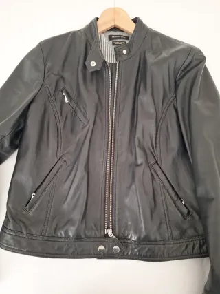 Chaqueta de cuero negra