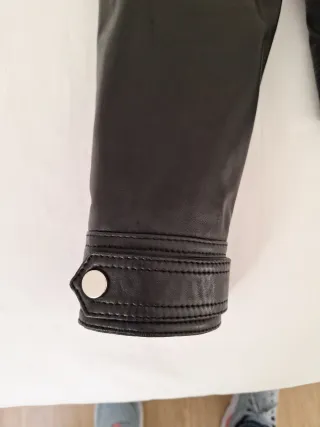 Chaqueta de cuero negra