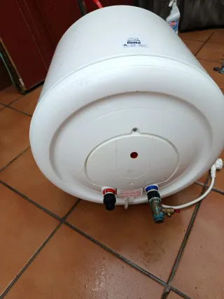 Termo eléctrico, recoger en jerez,tlf. 619925321