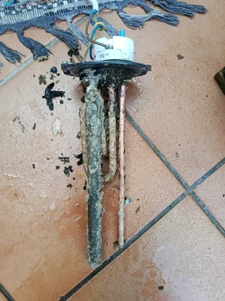 Termo eléctrico, recoger en jerez,tlf. 619925321