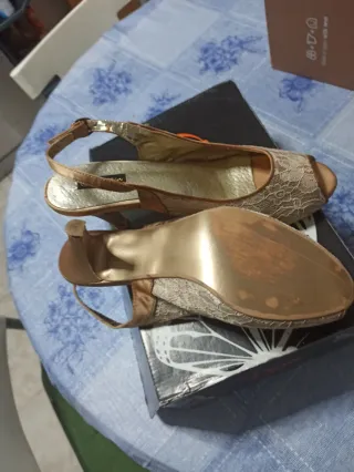 Zapatos de fiesta Jactlin encaje beige/dorado