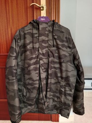 Chaquetón camuflaje marrón y verde