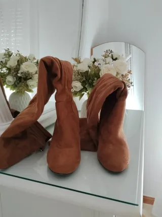 Botas altas ante marrón talla 38.5