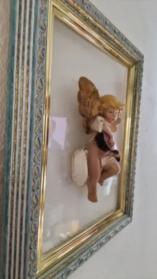 Cuadro angelito relieve dorado