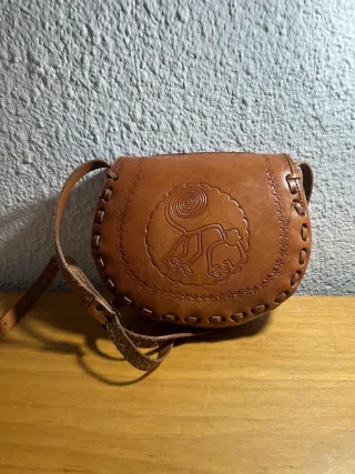Bolso de hombro de cuero tejido