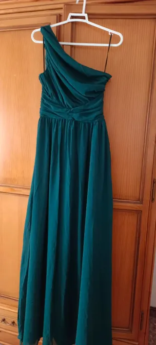 Vestido de fiesta verde asimétrico