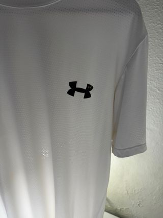 Camiseta Under Armour Blanca Logo Negro