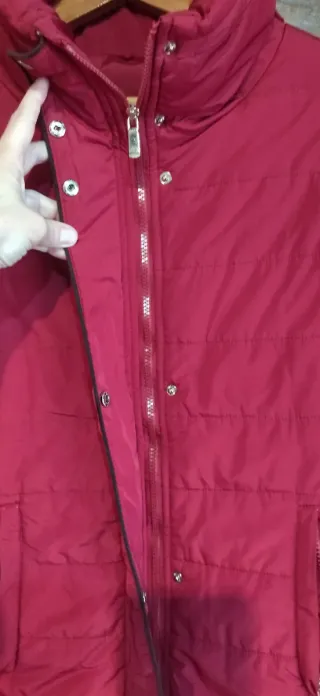 Cazadora acolchada mujer roja