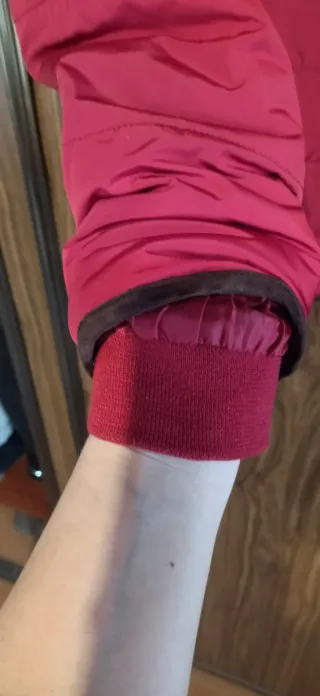 Cazadora acolchada mujer roja