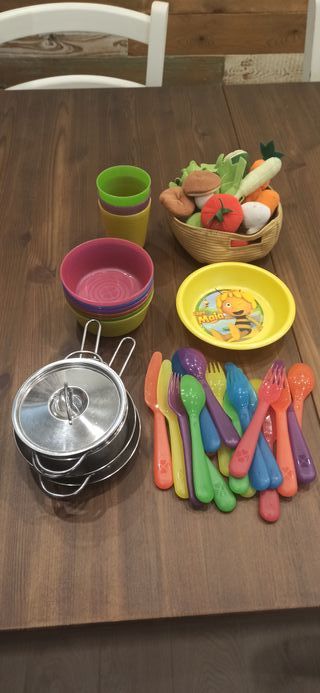 Set Giocattoli Cucina: Cesto Verdure e Pentole