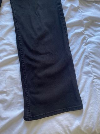 Vaquero negro pata ancha