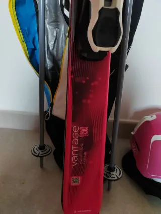 Pack Nieve: Skis, Botas, Bastones y Casco