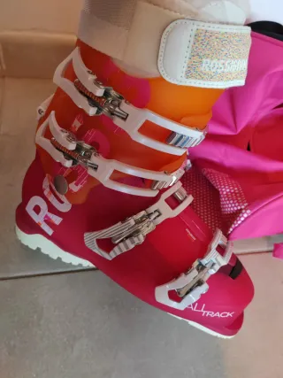 Pack Nieve: Skis, Botas, Bastones y Casco