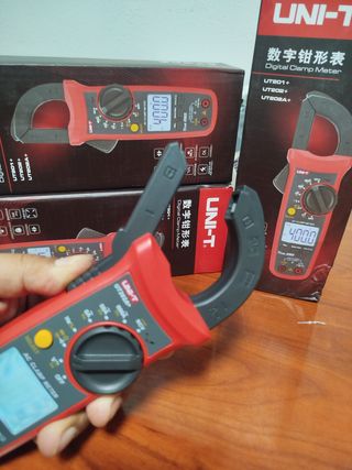 Pinza UNI-T UT202A+