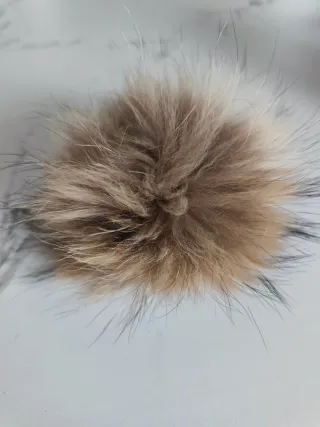 Pompón de pelo natural