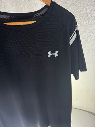 Camiseta Under Armour Negra