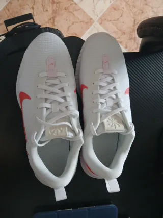 Deportivas Nike Blancas y Rosas