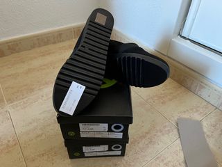 Zapatos de antelina negros T 36 y 41