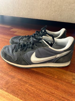 Zapatillas Nike Negras y Grises