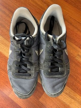 Zapatillas Nike Negras y Grises