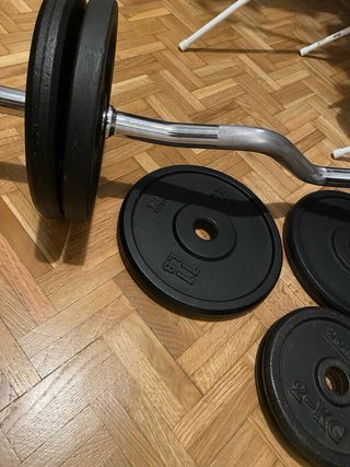 Barra Z con discos de peso