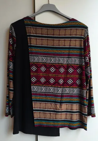 Camiseta étnica manga larga multicolor