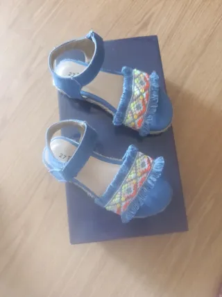 Sandalias niña denim con flecos Ta