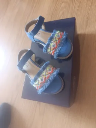 Sandalias niña denim con flecos Ta