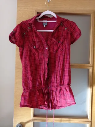 Camisa cuadros roja con remaches