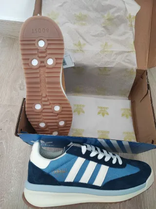 Zapatillas Adidas Azul y Blanco