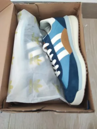 Zapatillas Adidas Azul y Blanco