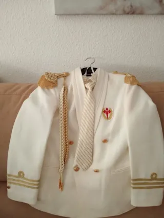 Traje de comunión niño blanco y dorado