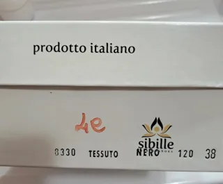 Scarpe eleganti nere con tacco alto