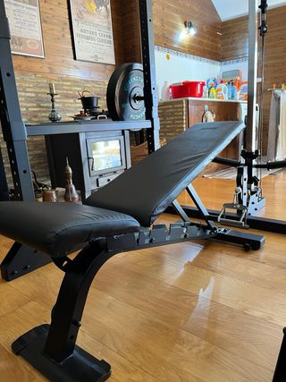 Rack musculación con poleas, barra y banco