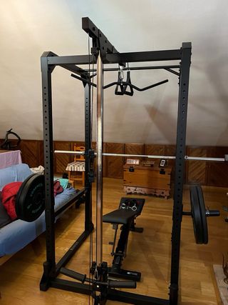 Rack musculación con poleas, barra y banco