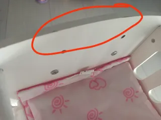 Cuna de juguete blanca