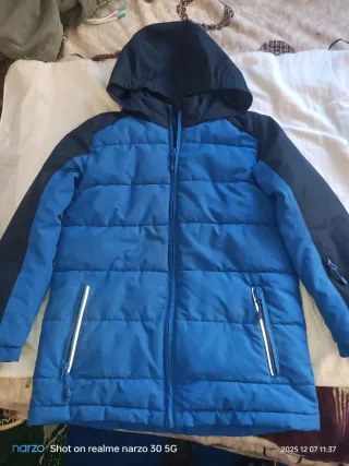 Chaqueta azul con capucha para niño  Para