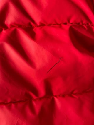 Chamarra niño negra y roja