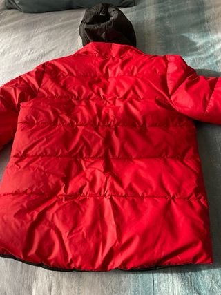 Chamarra niño negra y roja