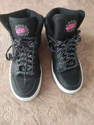 Zapatillas Nike Botín Mid Negras