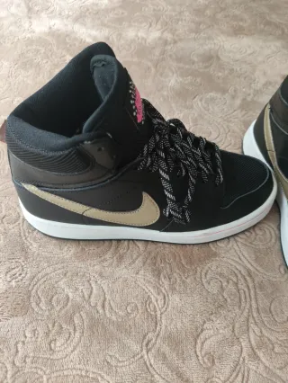 Zapatillas Nike Botín Mid Negras