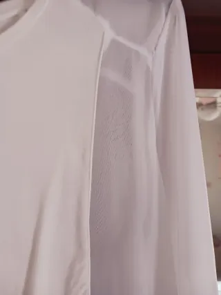 Camisa blanca Bershka con transparencias