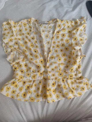 Blusa Pull&Bear Girasoles Talla S