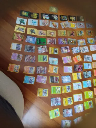 141 Cartas Pokémon en buen estado