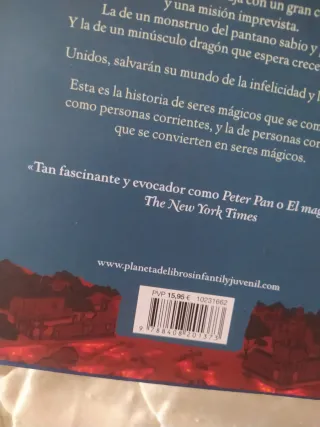 La niña que bebió luz de luna