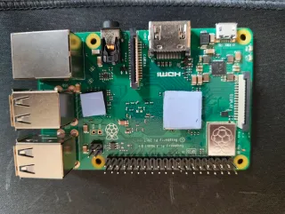 Raspberry Pi 3 Model B+ con disipador