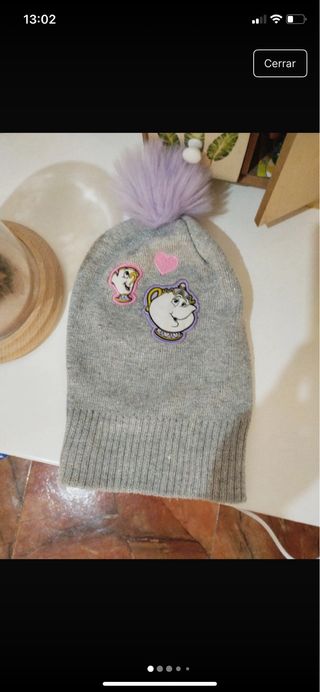 Gorro Disney Gris con Pompon Lila