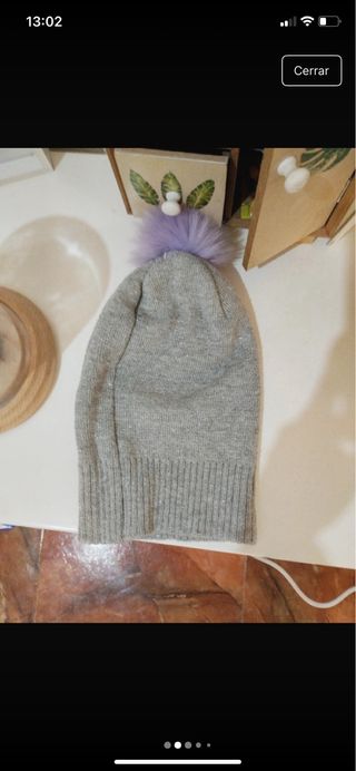 Gorro Disney Gris con Pompon Lila