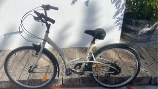 Bicicleta urbana blanca